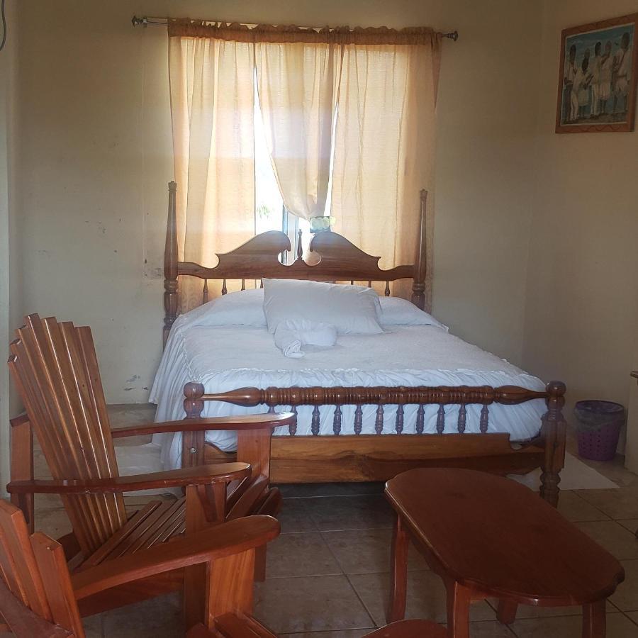 Pal'S On The Beach - Dangriga, Belize 외부 사진