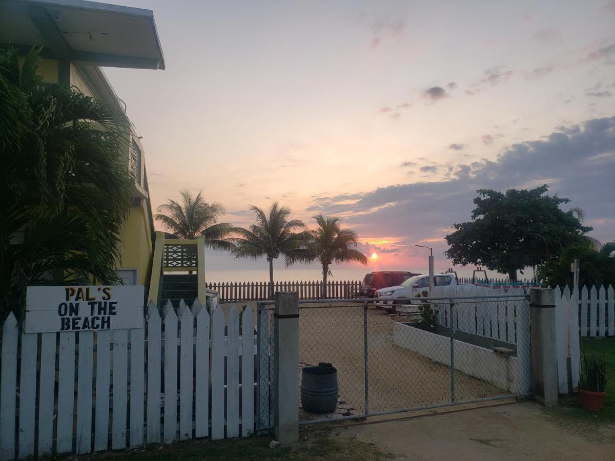 Pal'S On The Beach - Dangriga, Belize 외부 사진